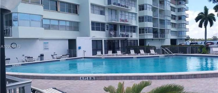 Piscine de la résidence